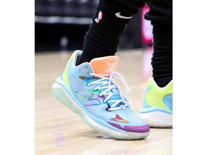 最新籃球鞋資訊，潮流引領(lǐng)，助力球場馳騁之旅