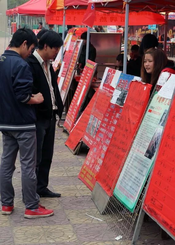 豐城最新晉工招聘，小巷中的獨(dú)特機(jī)遇，探索職業(yè)新篇章！