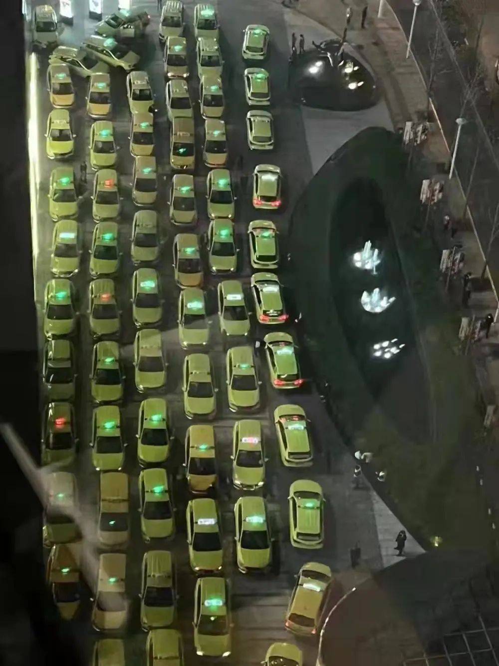 澳門(mén)王中王100%期期準(zhǔn)確,數(shù)據(jù)解析引導(dǎo)_流線(xiàn)型版15.938