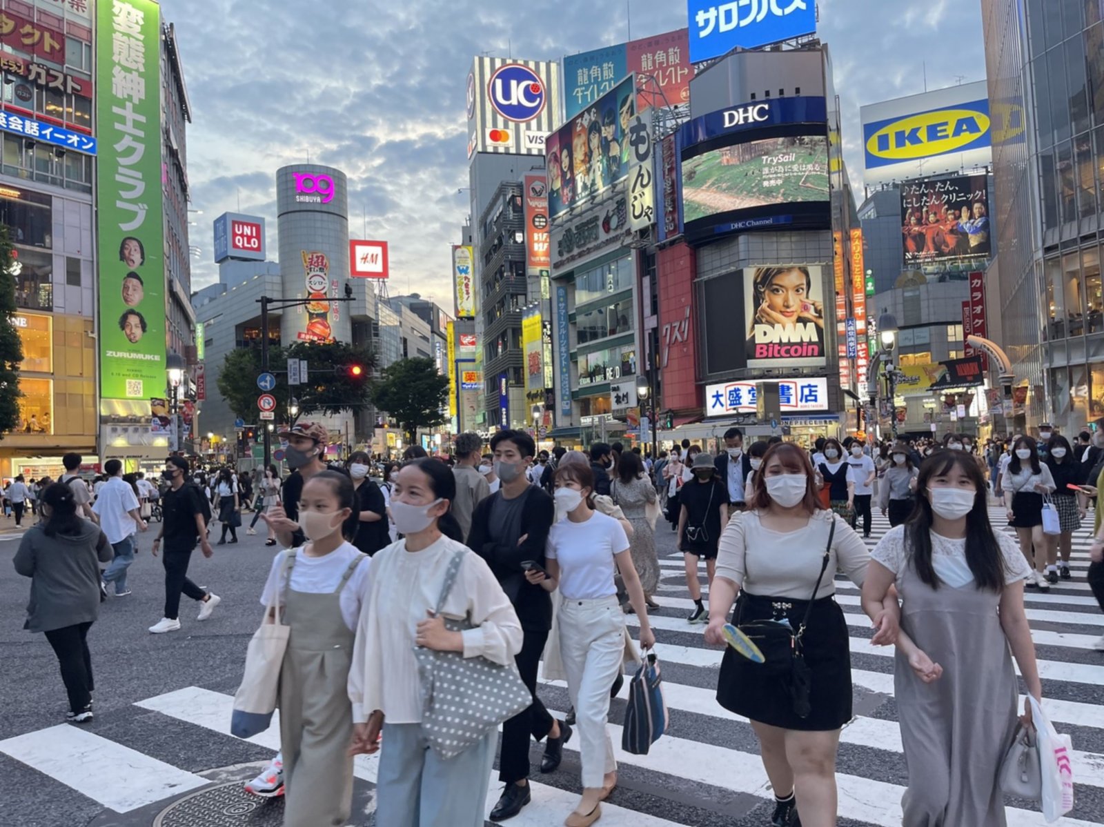 揭秘最新東京風(fēng)情，探索城市魅力大揭秘 ????