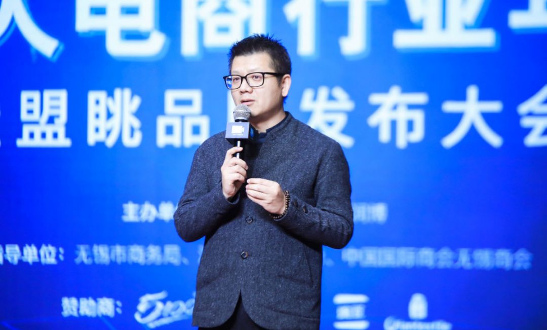 方凱雷最新,方凱雷最新動(dòng)態(tài)，探索科技前沿，引領(lǐng)行業(yè)創(chuàng)新