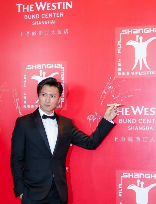 甄子丹新發(fā)型亮相，時尚變遷與個人立場的探索