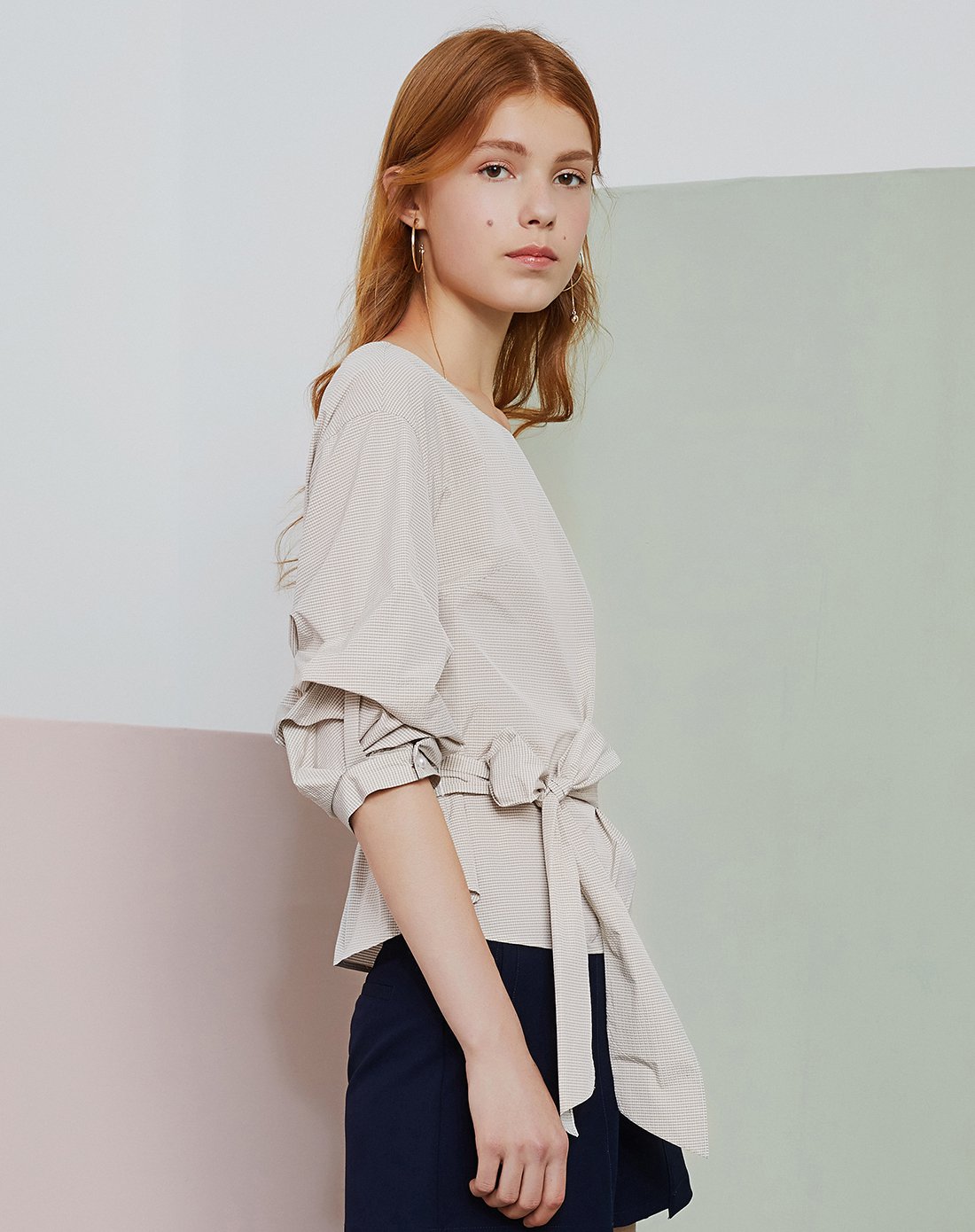 紅袖新款服飾，時尚自信之源，引領風尚變化之路