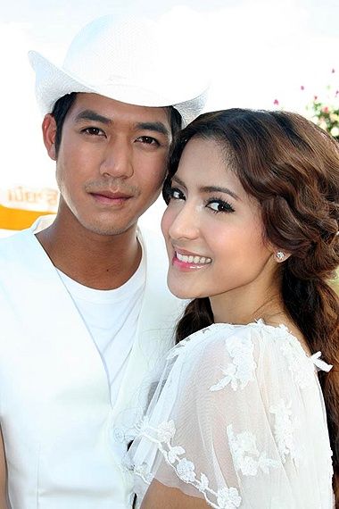 如何成為一名出色的演員并展現(xiàn)才華，旋轉(zhuǎn)的愛演員之路探索