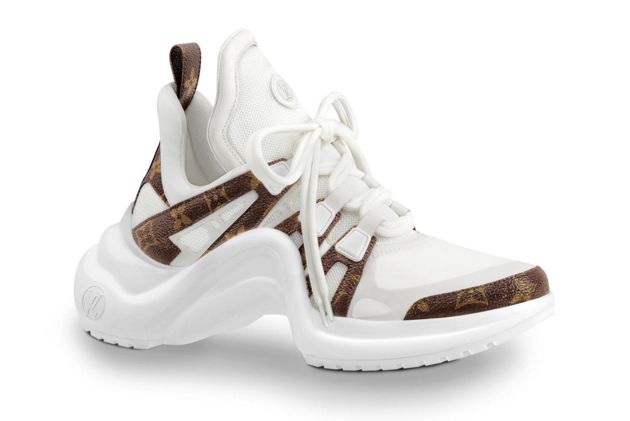 最新款LV女鞋登場，時尚巔峰之作閃耀亮相