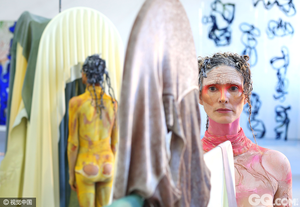 最新人體藝術(shù)展示，小巷深處的藝術(shù)秘境探索