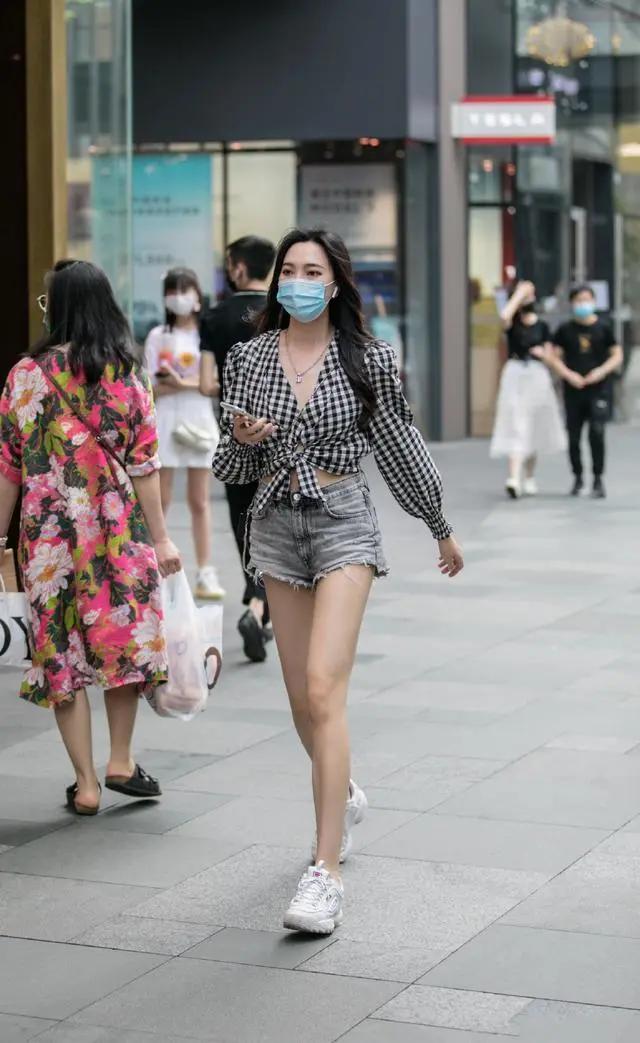 最新女裝短褲時(shí)尚趨勢與個(gè)人立場探討