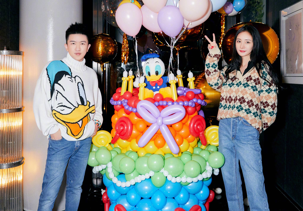 最新生日圖片分享，小巷深處的特色小店，生日探索之旅啟程！