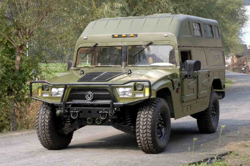 東風(fēng)最新軍車震撼登場，展現(xiàn)雄姿！