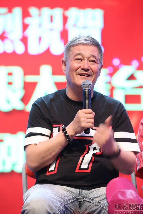 趙本山最新互動揭秘，近距離感受喜劇大師的魅力傳奇