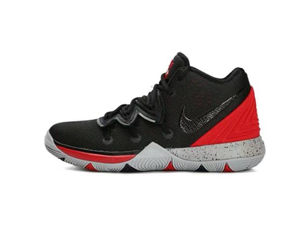 Nike歐文最新動(dòng)態(tài)，籃球鞋革新里程碑，科技與設(shè)計(jì)的完美融合