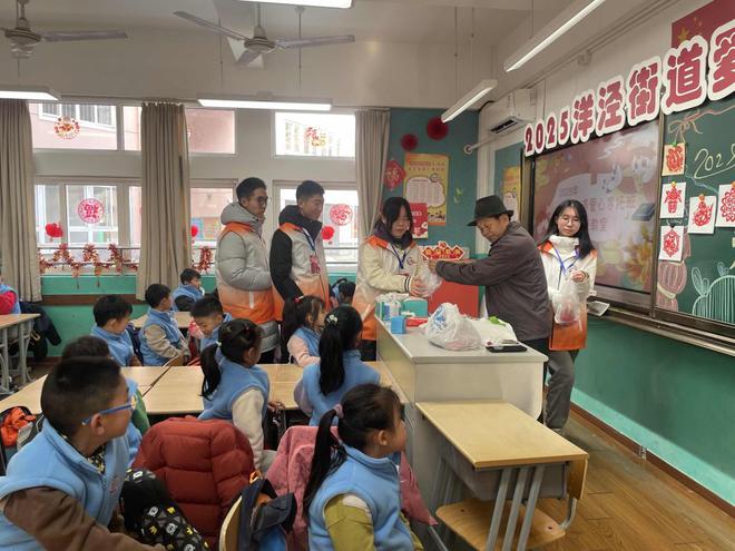 上海最新上課，時(shí)代背景下的教育革新探索
