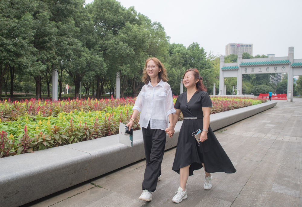 武漢最新溫情，學(xué)習(xí)之光，照亮未來希望之路